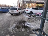 Иномарку остановил столб