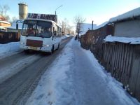 Маршрутка едва умещается одна