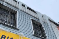 Сосульки растут на глазах