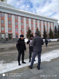 «Яблочники» уже провели серию одиночных пикетов и привлекли внимание полиции