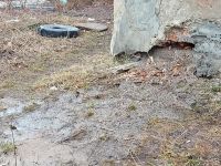 Изливающиеся во двор канализационные стоки