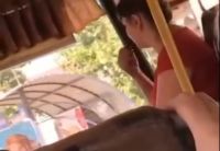 Кондуктор в бийском автобусе