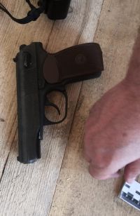 В деле также фигурирует пистолет