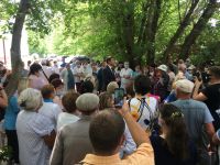 К ним пришлось выйти главврачу