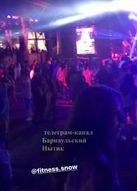 Дистанцию никто не соблюдает