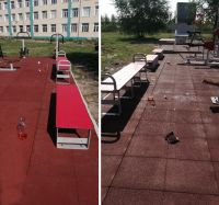 Однако и сами жители небрежно относятся к объекту