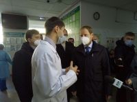 А также провел совещание с руководством поликлиники