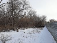 Ограда зоопарка довольно длинная