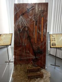 Некоторые предметы напоминают пожарное обмундирование