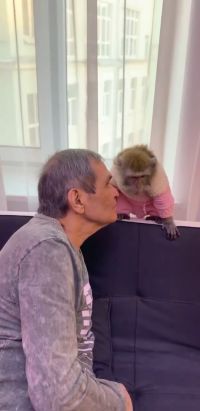 Бари Алибасов (слева) с новой сожительницей Марией