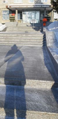 Подходы к зданию райадминистрации вычищены на совесть