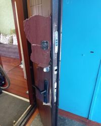 Спиленная дверь