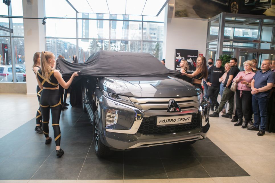 На открытии обновленного «Автоцентра АНТ Mitsubishi» в Барнауле презентовали новый внедорожник Pajero Sport