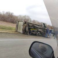 Опрокинувшийся на Змеиногорском тракте грузовик