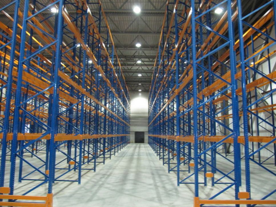 Фронтальные стеллажи и холодильное оборудование: характеристики и назначение