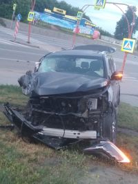 Еще один водитель врезался в столб предположительно в состоянии опьянения