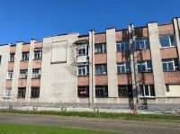 Окна постепенно выходят наружу