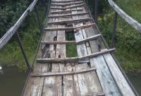 Части пролетов на мосту вообще не осталось