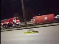 Автобус после столкновения лег на бок