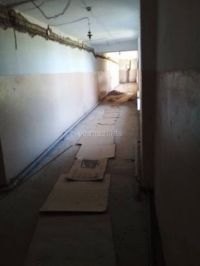 В коридорах ситуация не лучше