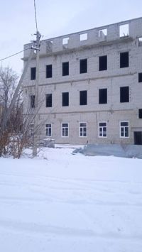 Сейчас это здание обещают закончить к апрелю 2022 года