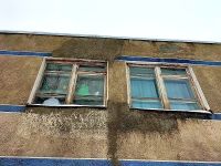 от окон тоже не веет теплом