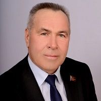 «Крутиться» в существующих условиях»: алтайские медики, чиновники, депутаты и бизнесмены поделились ожиданиями от 2022 года