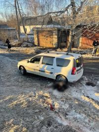 Очевидцы запечатлели окровавленное тело под колесами одного из участников ДТП