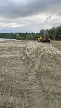 «Северный порт» разравнивает поверхность пляжа, фото от 1 июня