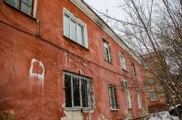 Трещина на одной из стен аварийного дома