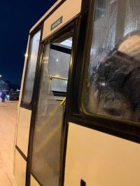 Так выглядит разбитая дверь снаружи