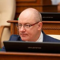 «Кто нас там ждет?»: алтайские депутаты и чиновники о перспективах своего «невыездного» статуса