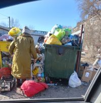 Возможно, кому-то мусорный коллапс в радость