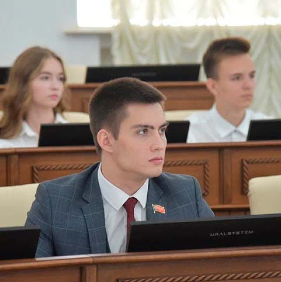 «Неприкрытая и благовидная пошлость»: где проходит грань между искусством и оскорблением?