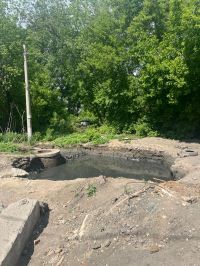 В эту яму сливали ассенизаторы ЖБО