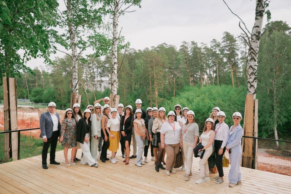 Застройщик проводит экскурсии на «зеленой» стройке в нагорной части Барнаула