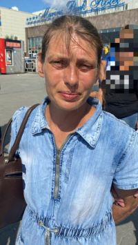 Полиция задержала лжемедика, которая чуть не задушила пенсионерку из-за 50 тысяч рублей в Барнауле