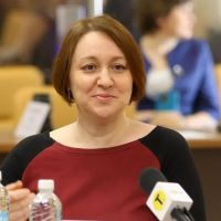 «Мы окружены матерщиной»: два поколения поспорили о «вирусе сквернословия» среди молодежи