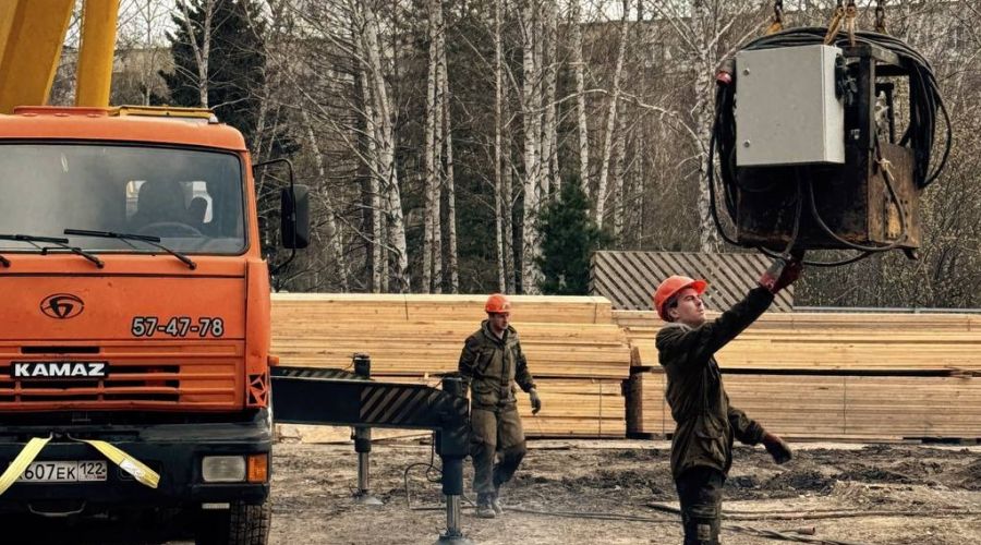 Бесшумное строительство Искры в Барнауле