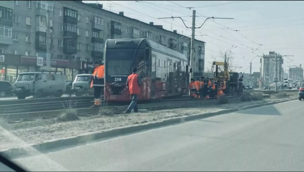Эвакуация белорусского трамвая на Новом рынке