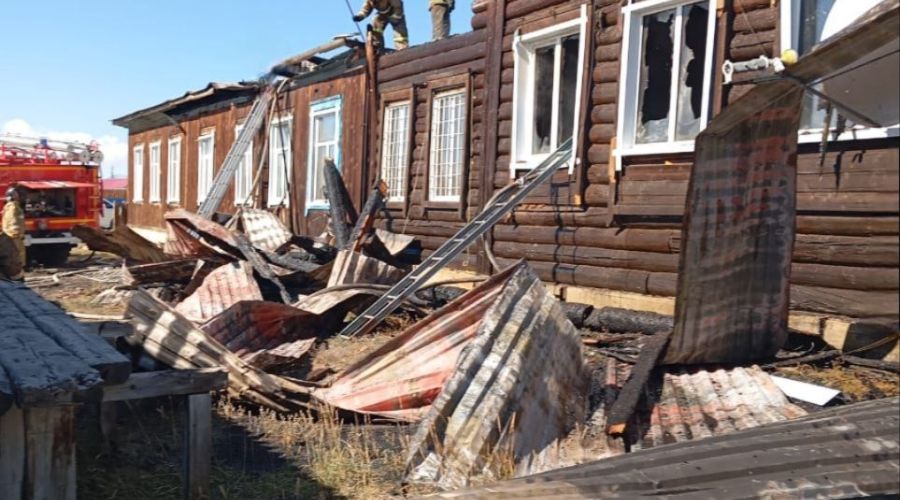 Сгоревшая администрация села Ортолык Кош-Агачского района Республики Алтай 