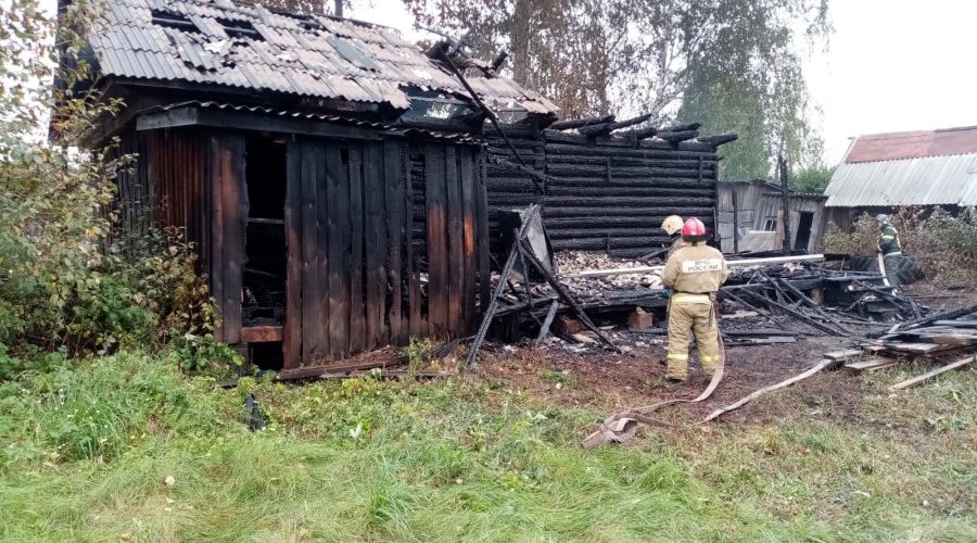 Сгоревший частный дом в Ларичихе