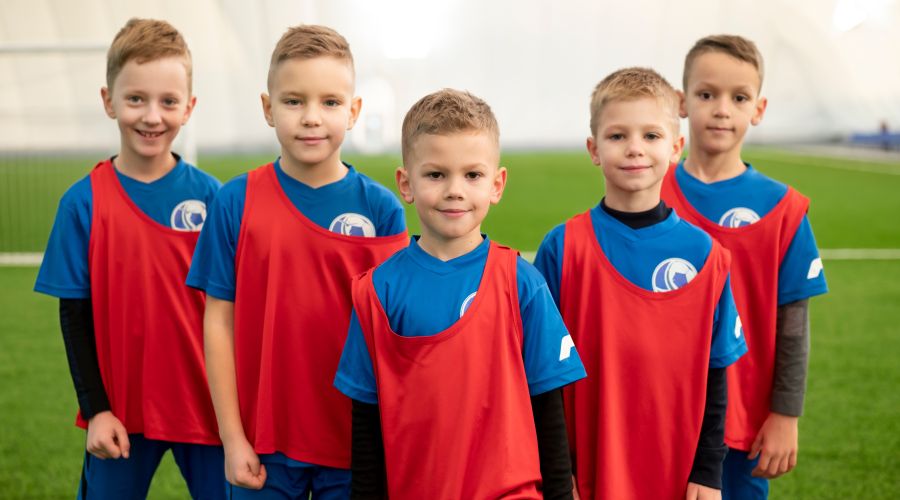 Мальчики в спортивной форме
