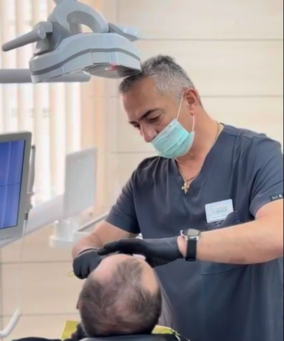 Араик Захарян за работой