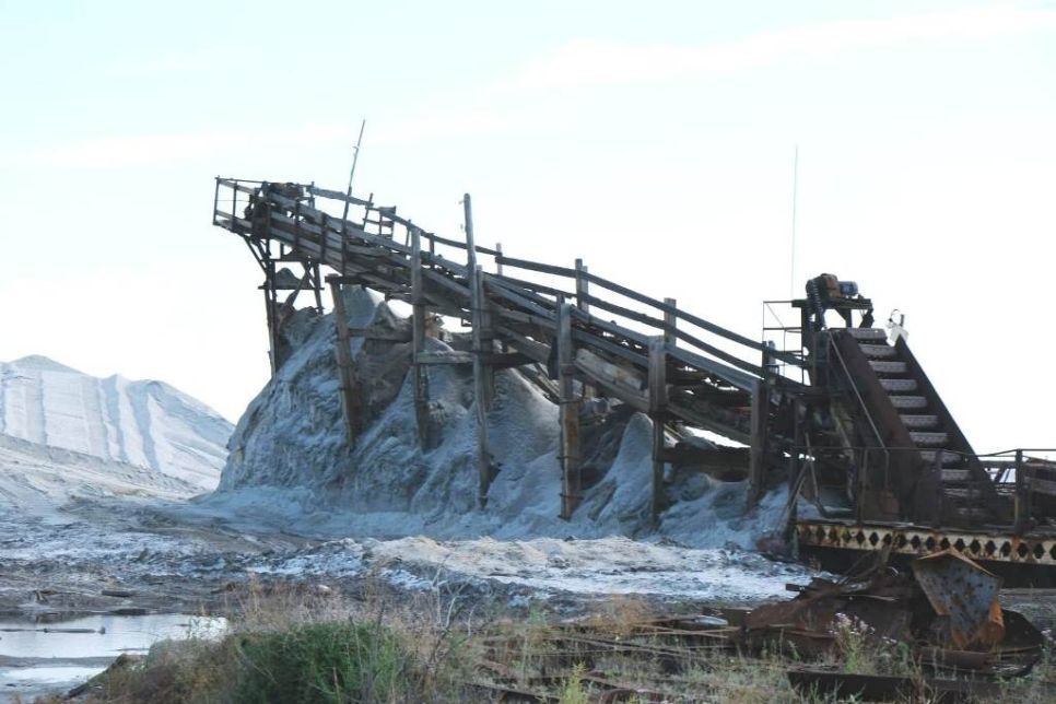 На производстве соли в поселке Бурсоль