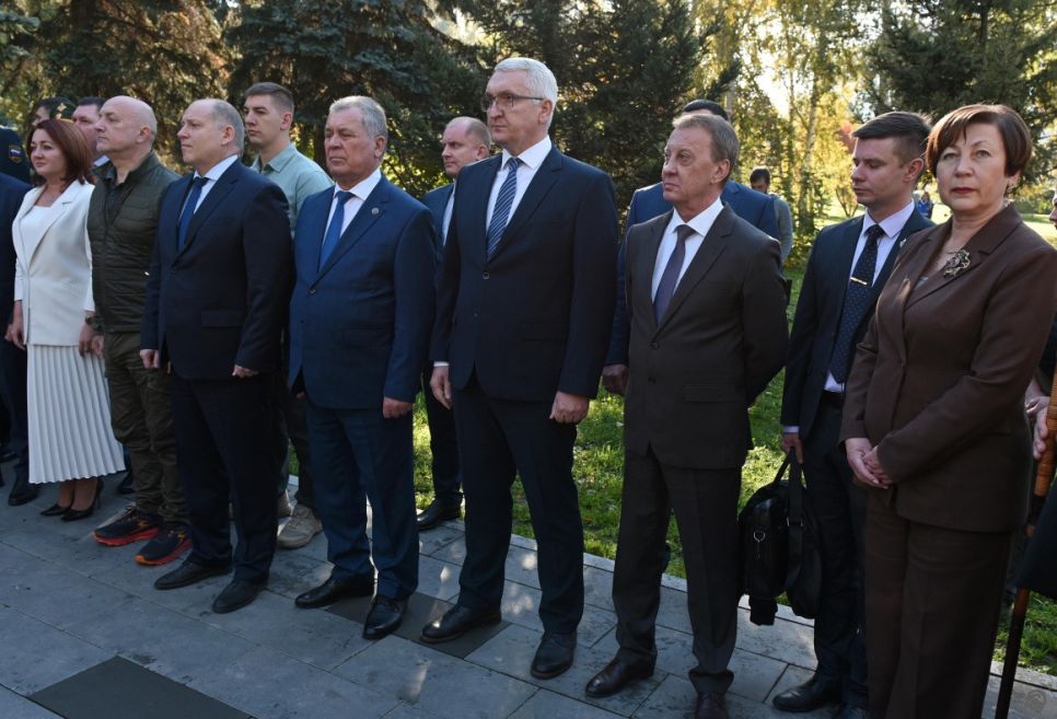 Участники торжественного открытия часовни