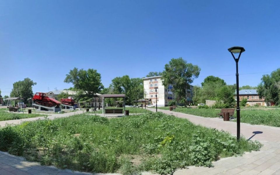 Мэрия Рубцовска не смогла оспорить наказание за подмену тракторов в сквере - Новости Банкфакс, 09.09.2026