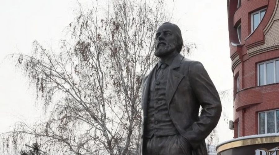 Памятник Достоевскому 