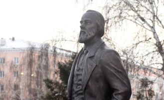 Памятник Достоевскому