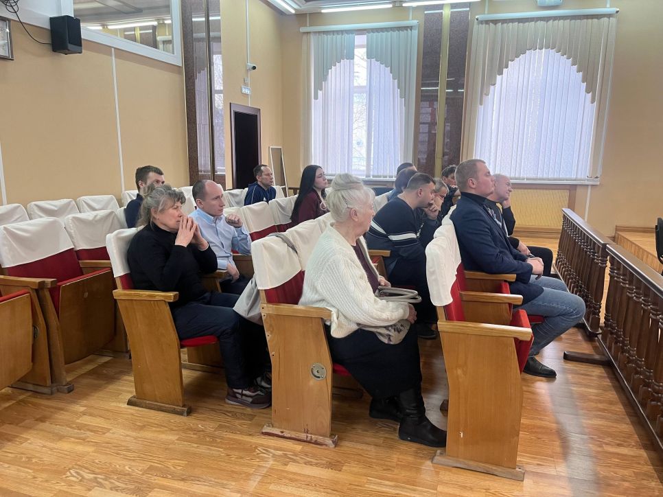 Собравшиеся в поддержку Людмилы Клюшниковой